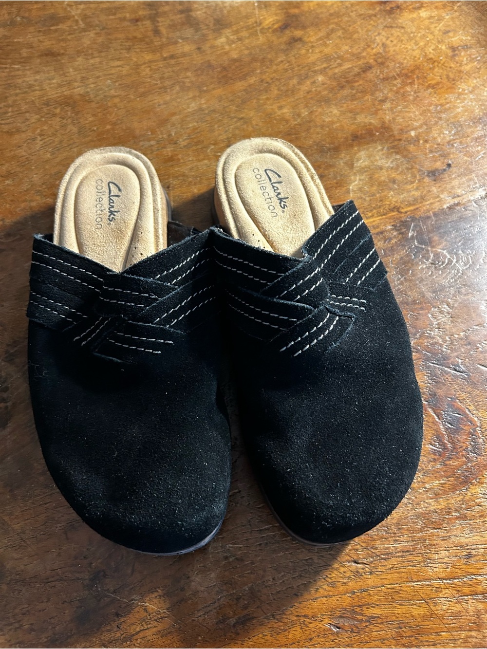 Clarks Black Suede Slip-On Clogs with Contrast Stitching 8.5 M